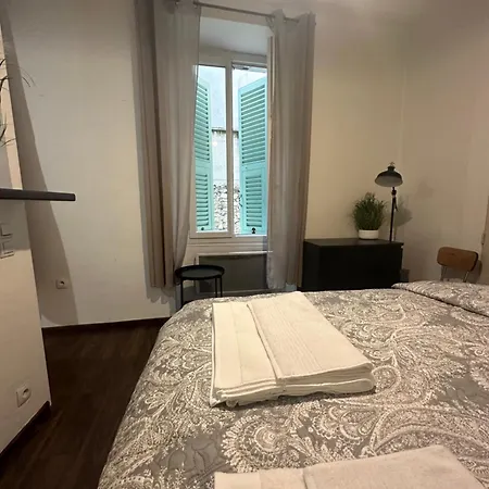 Estudio 20 M2 * Nice